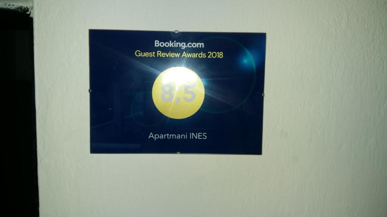 Apartmani Ines Marina Buitenkant foto
