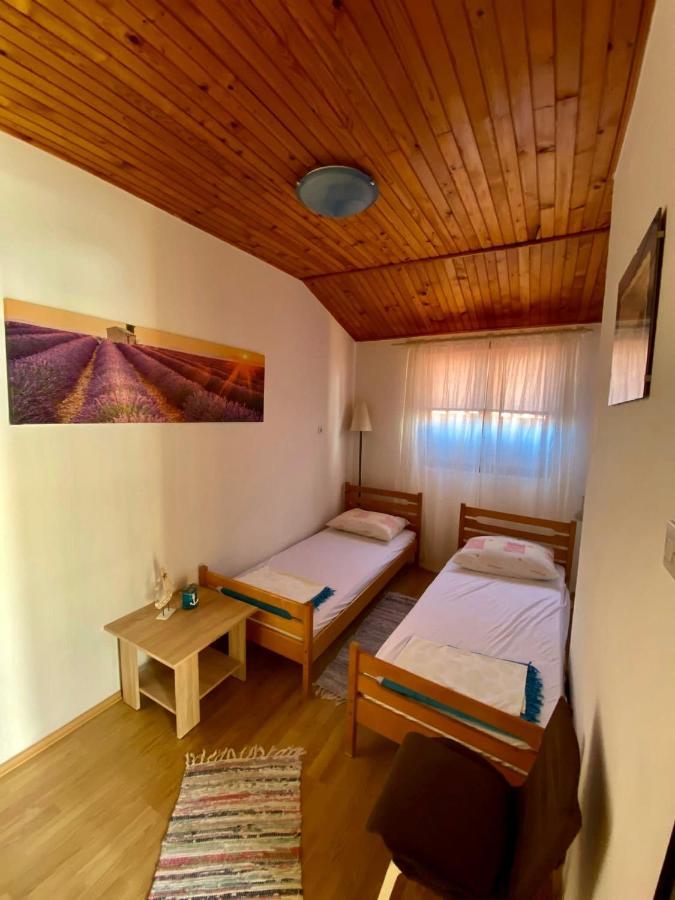 Apartmani Ines Marina Buitenkant foto