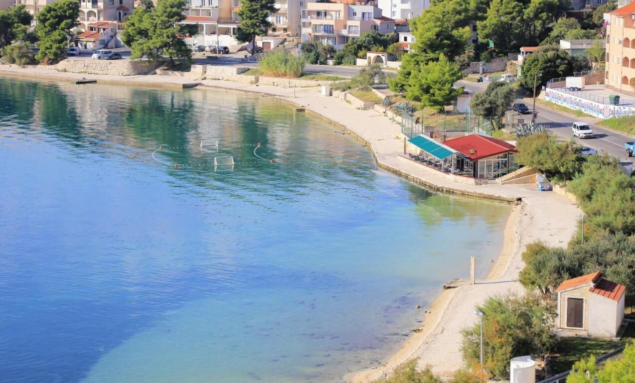 Apartmani Ines Marina Buitenkant foto