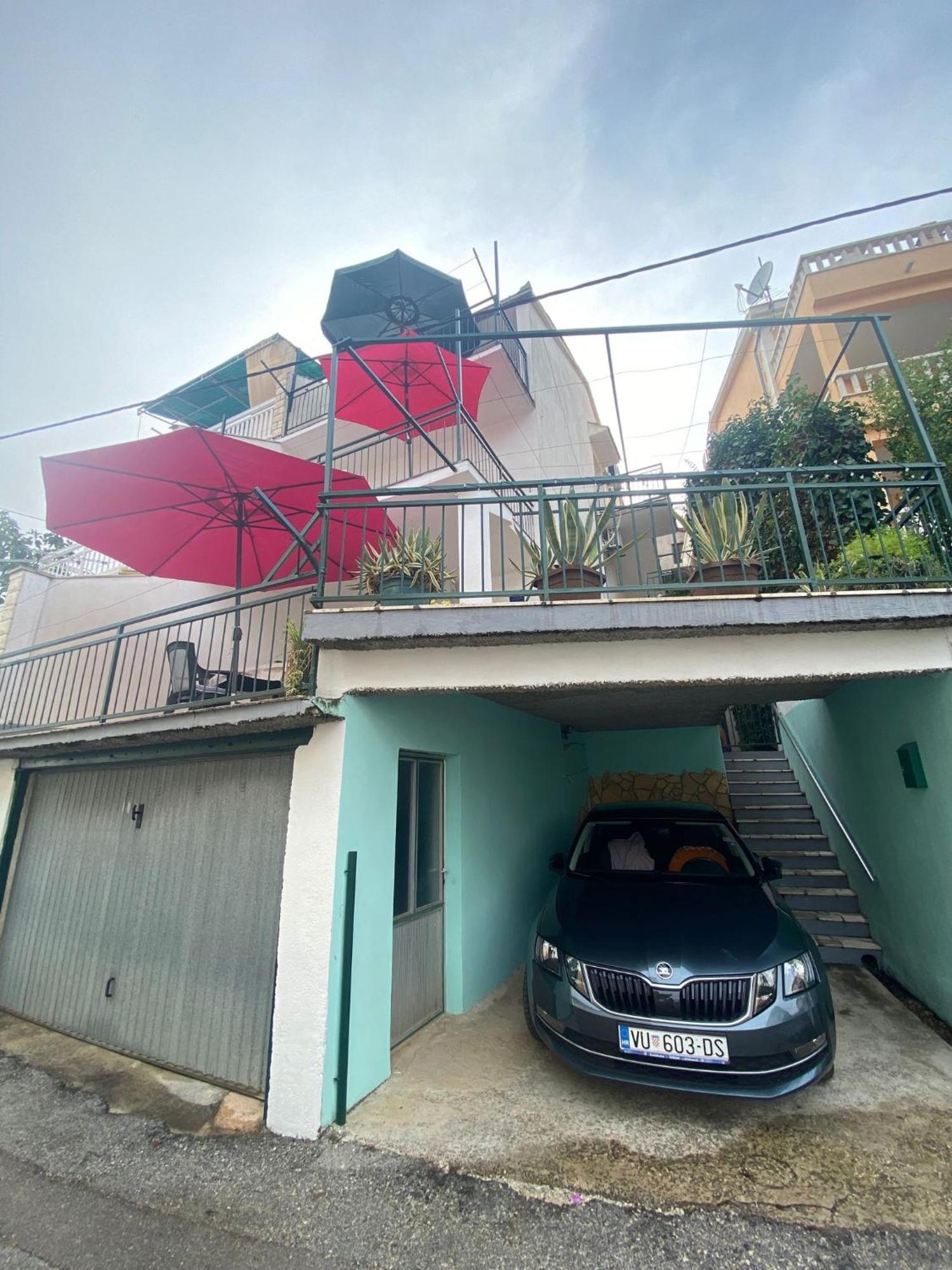 Apartmani Ines Marina Buitenkant foto